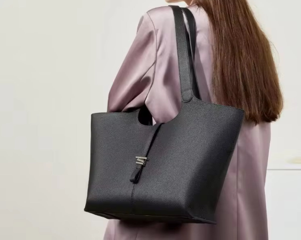Aralis Black