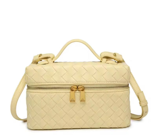 Butter yellow Lilly